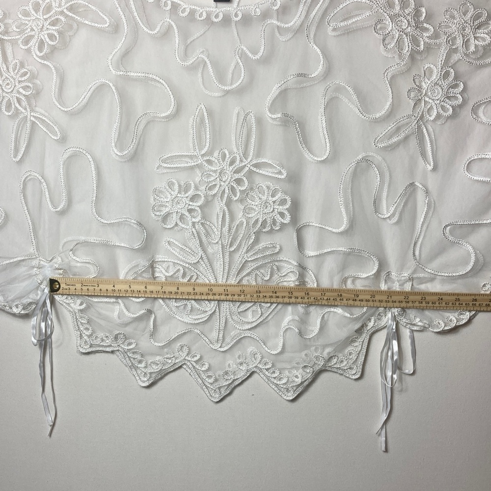 🤍Embroidered Sheer White Floral Tunic Top - Picture 12 of 13